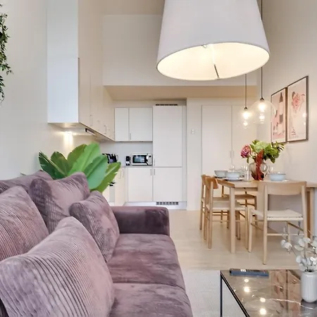 Apartment Hojloftet Stilfuld Taet Pa Centrum Med Altan Odense