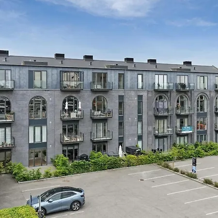 Hojloftet Stilfuld Taet Pa Centrum Med Altan Apartment
